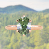 2.30ct Oval Madagascar Green Sapphire Diamond-studded Sea Star Solitaire in 18k Rose Gold