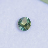 0.65CT OVAL AUSTRALIAN SAPPHIRE, PARTI LIGHT GREEN YELLOW BLUE, UNTREATED, 5.70X4.60X3.30MM
