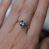 2.02CT OVAL MADAGASCAR SAPPHIRE, DEEP TEAL AND LIGHT BLUE FLASHES, UNTREATED, 7.3X6.1X5.1MM