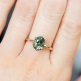 2.30ct Oval Madagascar Green Sapphire Diamond-studded Sea Star Solitaire in 18k Rose Gold