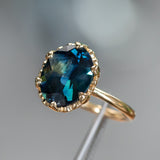 5.18ct Oval Madagascar Scallop Cup Sapphire Solitaire in 18K Yellow Gold