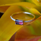 1.33ct Bicolor Sapphire East-West 4 Prong Low Profile Solitaire with white diamonds in 14k yellow gold