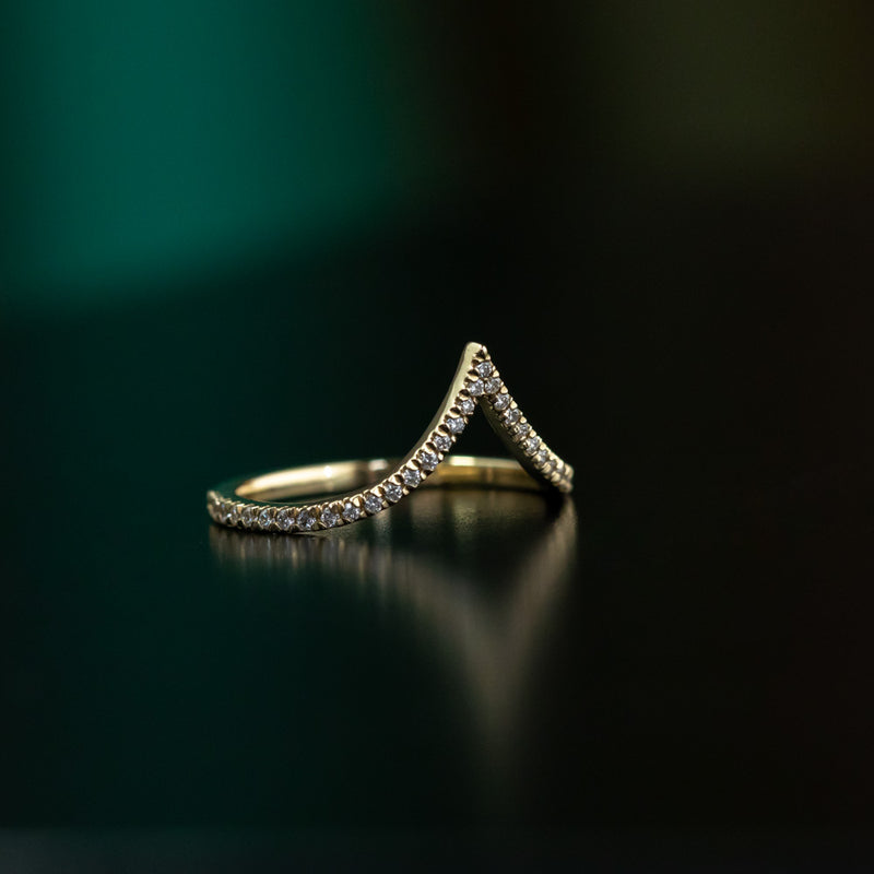 Vertical Diamond Wedding Band in Recycled 14k Gold