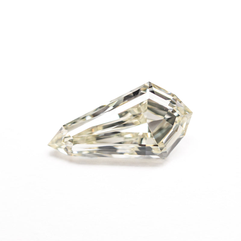 1.02ct 10.15x5.35x3.01mm VVS2 M-N Shield Step Cut 25957-01