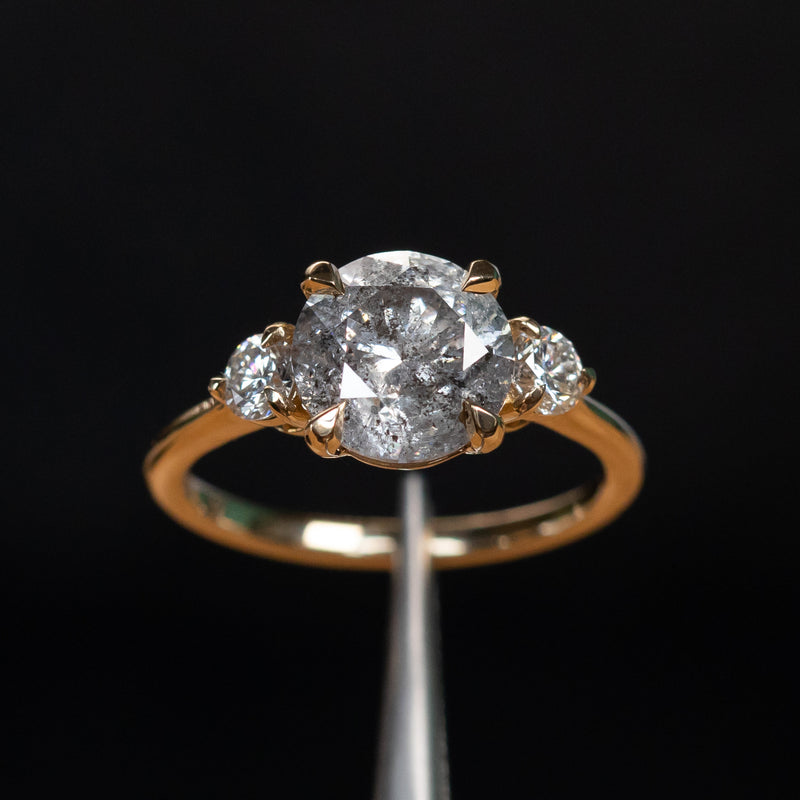 Round Diamond Three Stone Ring - Setting