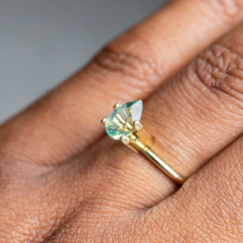 1.41CT PEAR MADAGASCAR SAPPHIRE, PARTI TEAL SEAFOAM GREEN Yellow, 8X5.66MM UNHEATED