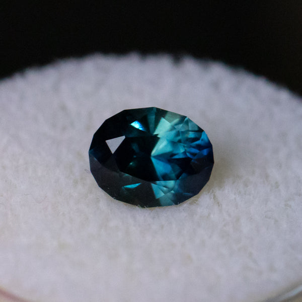 1.76CT NIGERIAN OVAL SAPPHIRE, OCEAN AND ROYAL BLUE TEAL, UNTREATED, 7.85X6.36X4.58MM