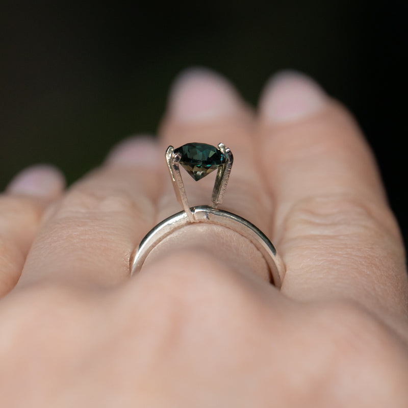 1.60CT ROUND NIGERIAN SAPPHIRE, UNTREATED, DEEP TEAL BLUE GREEN, 6.8X4.6MM