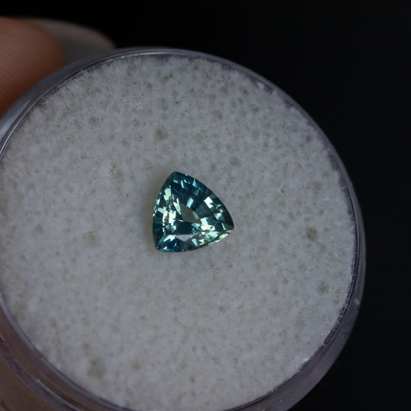 1.0CT TRILLION MADAGASCAR SAPPHIRE, UNTREATED, BRIGHT TEAL, 6X5.9X3.86MM