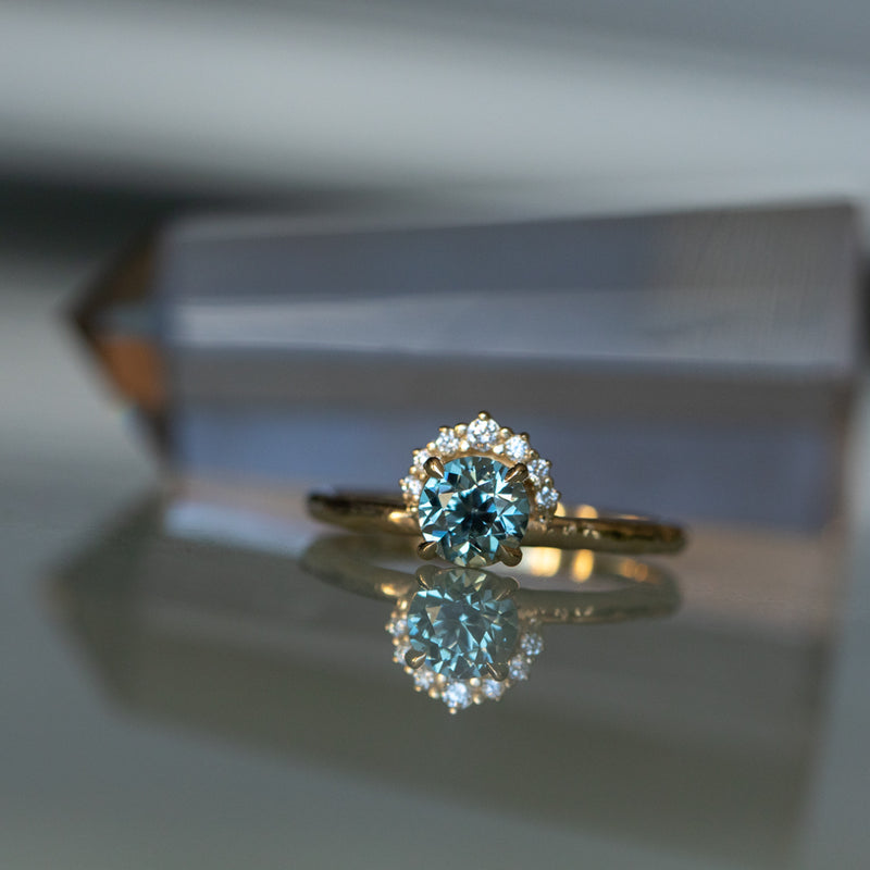 0.95ct Round Light Blue Montana Sapphire Low Profile Diamond fan ring in 14k Yellow Gold