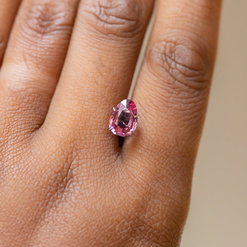 1.48CT POVAL PINK BURMA SPINEL, 9.02X6.62MM