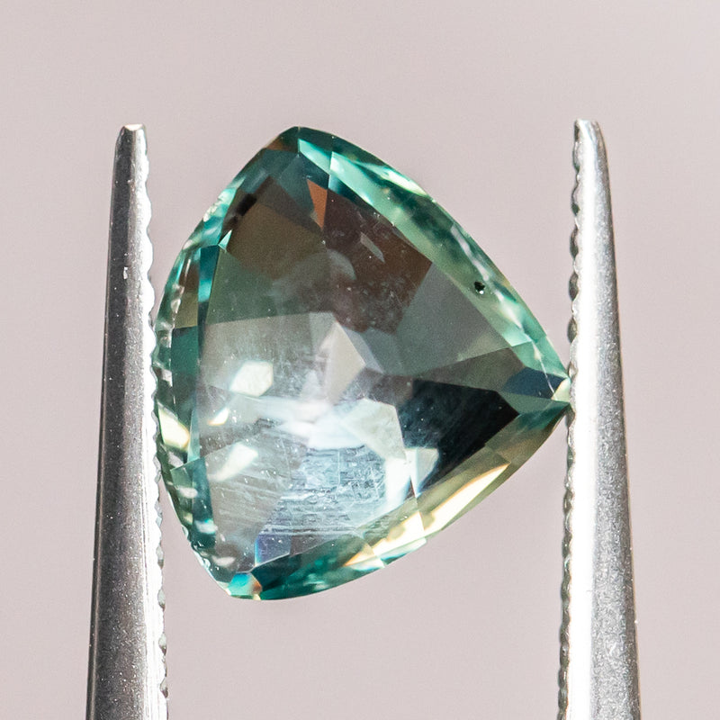 2.57CT TRILLION MONTANA SAPPHIRE, COLOR CHANGING TEAL TO PURPLE GREY, UNTREATED, 9.29X8.31MM