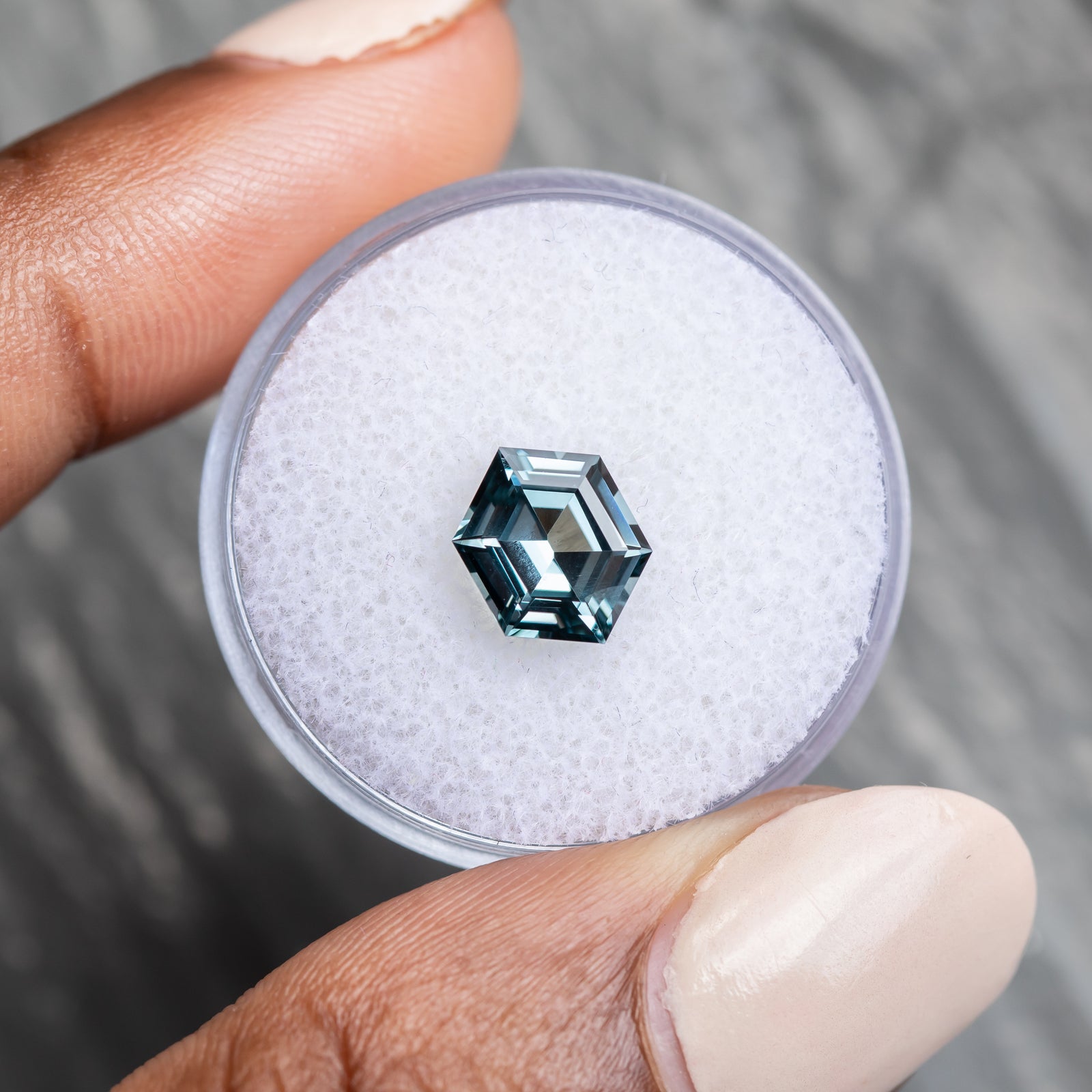1.91CT HEXAGON MOZAMBIQUE SPINEL, GREY WITH PURPLE, 9.3X7.2MM