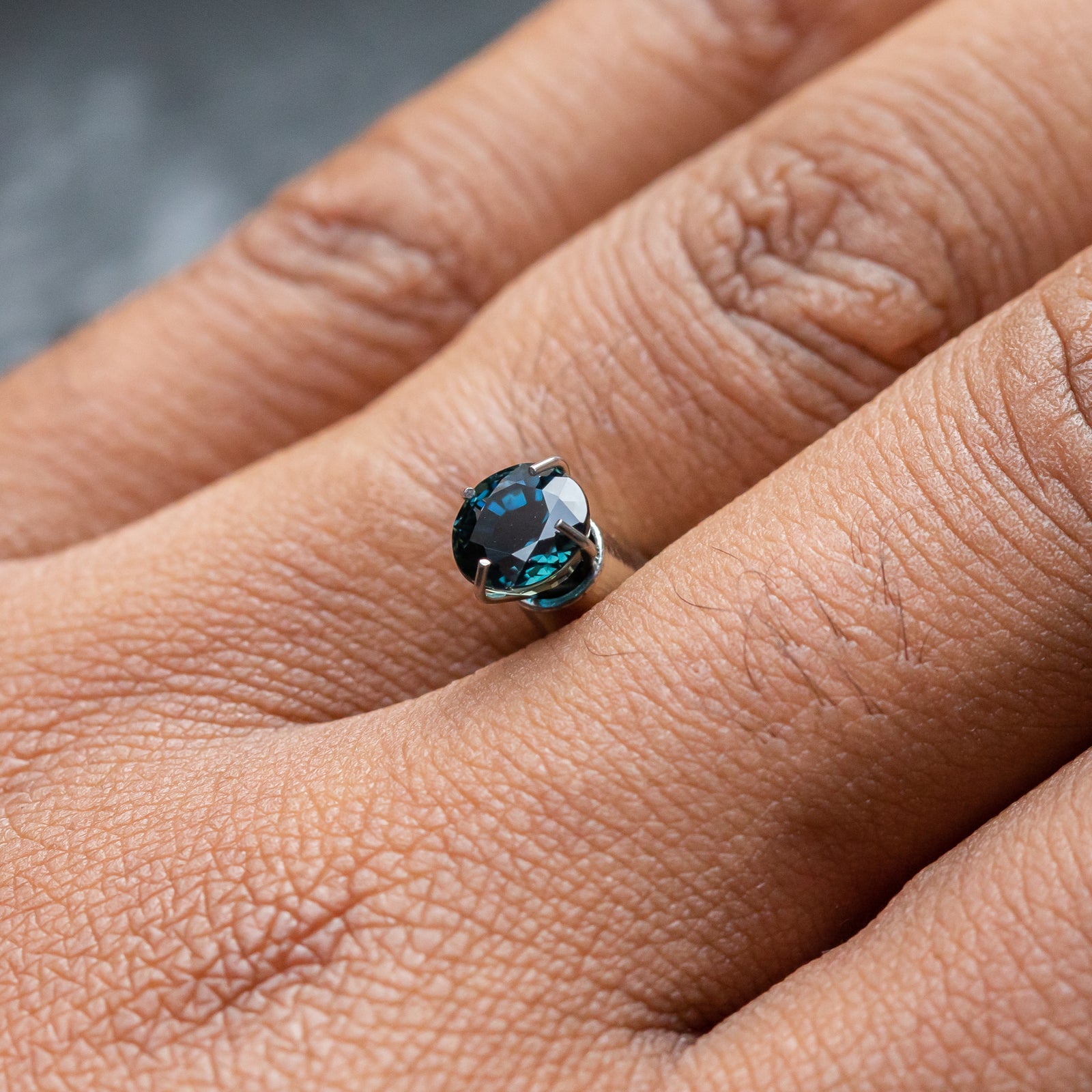 RARE !! SAPHIR VERT BLEU COEUR D'AUSTRALIE : 5 mm x 4.7 mm RARE !! SAPHIR VERT BLEU COEUR D'AUSTRALIE : 5 mm x 4.7 mm