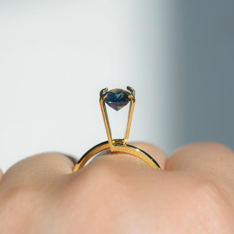 ラブカSAPPHIRE MOON 朝香果林 SECE 1.80CT OVAL MADAGASCAR SAPPHIRE, OCEAN BLUE TEAL WITH SOME PARTI