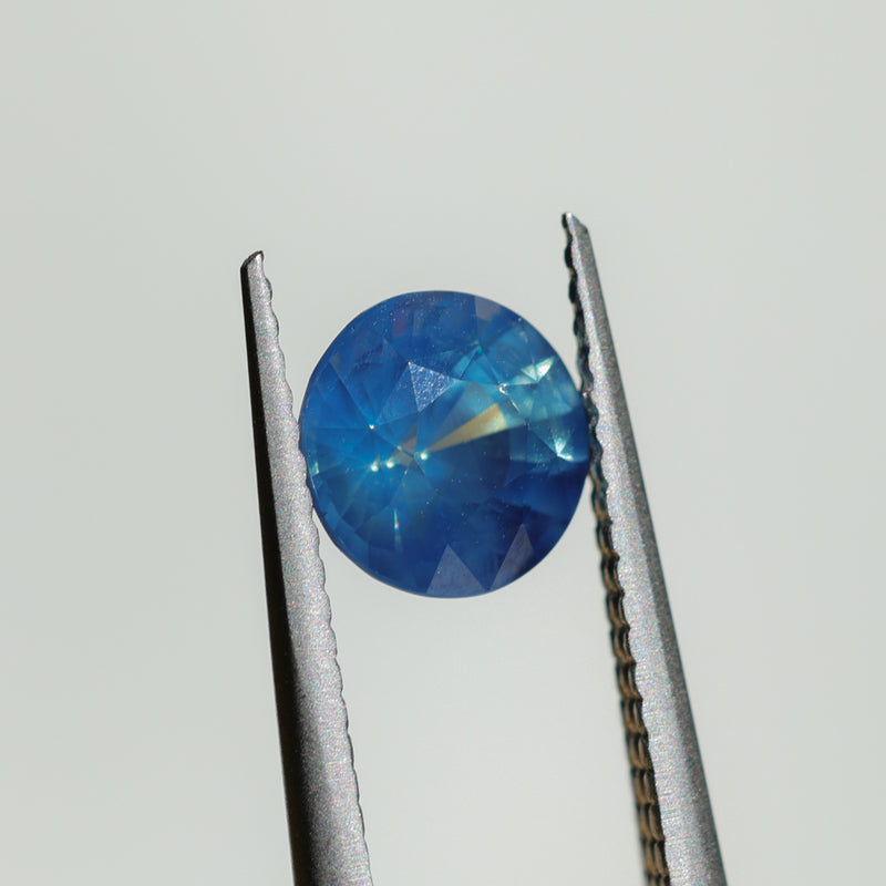 1.51CT ROUND MADAGASCAR SAPPHIRE, DEEP TEAL OPALESCENT, UNTREATED