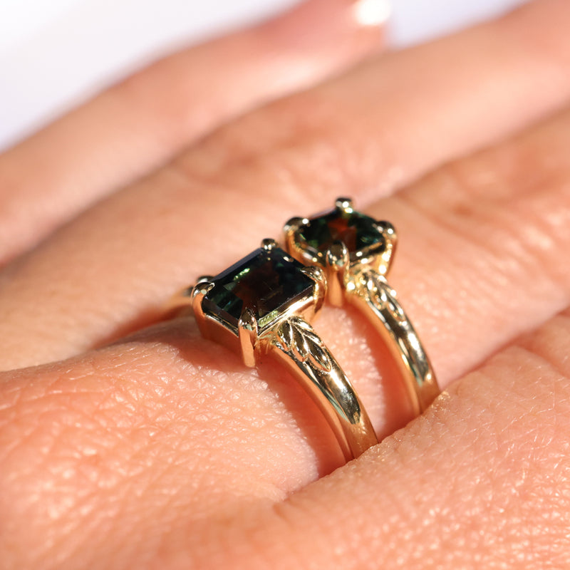 1.08ct Cushion Cut Parti Sapphire Low Profile Four Prong Spring Bloom Solitaire in 14k Yellow Gold