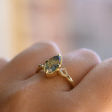 1.87ct Parti Australian Fantasy Cut Sapphire and White Australian Kite Sapphire Antique Milgrain Three Stone Low Profile Ring in 18k Yellow Gold