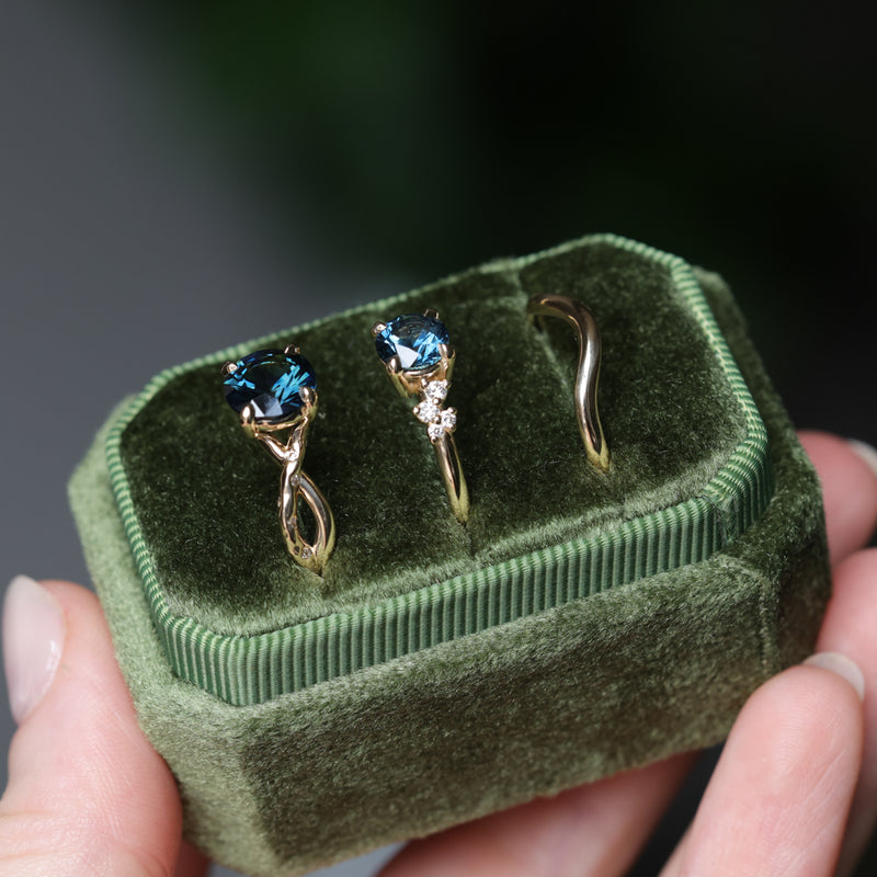 1.16ct Round Blue and Midnight Purple Montana Sapphire and Diamond Starry Night Low Profile Solitaire in 14k Yellow Gold