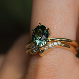 2.07ct Precision Cut Untreated Teal Oval Montana Sapphire Diamond-studded Sea Star Solitaire in 18k Yellow Gold