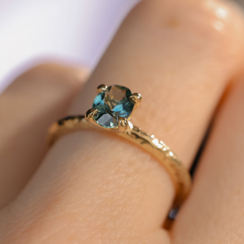 0.80ct Oval Precision Cut Blue Montana Sapphire Evergreen Carved 4 Prong Solitaire in 14k Yellow Gold