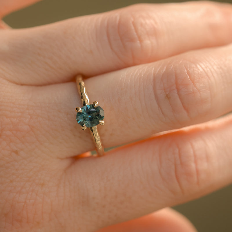 0.80ct Oval Precision Cut Blue Montana Sapphire Evergreen Carved 4 Prong Solitaire in 14k Yellow Gold