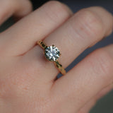 1.64ct Round "Hearts & Arrows" Cut Untreated Montana Sapphire 4 Prong Solitaire Evergreen Ring in 18k Yellow Gold