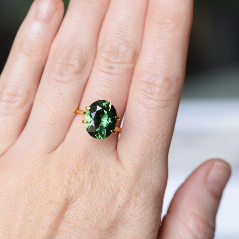 6.59CT OVAL MADAGASCAR SAPPHIRE, FOREST GREEN, UNTREATED, 12.5X10.1X6MM