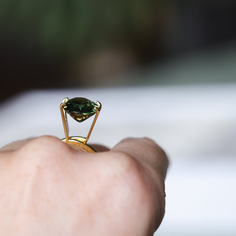 6.59CT OVAL MADAGASCAR SAPPHIRE, FOREST GREEN, UNTREATED, 12.5X10.1X6MM