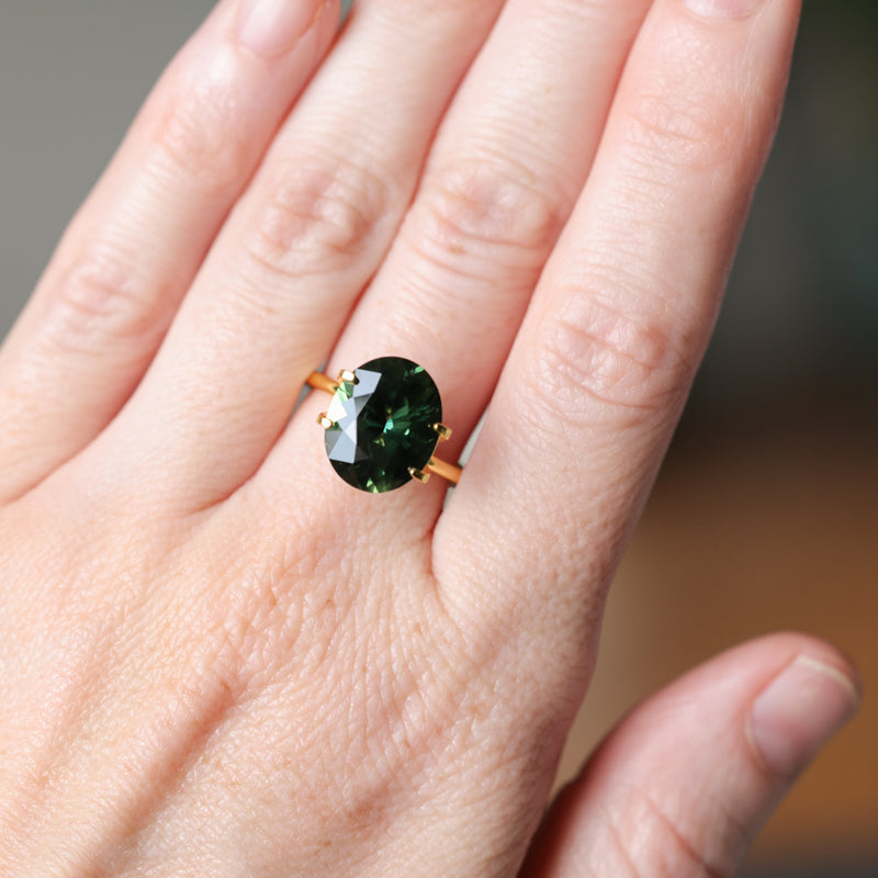 6.59CT OVAL MADAGASCAR SAPPHIRE, FOREST GREEN, UNTREATED, 12.5X10.1X6MM