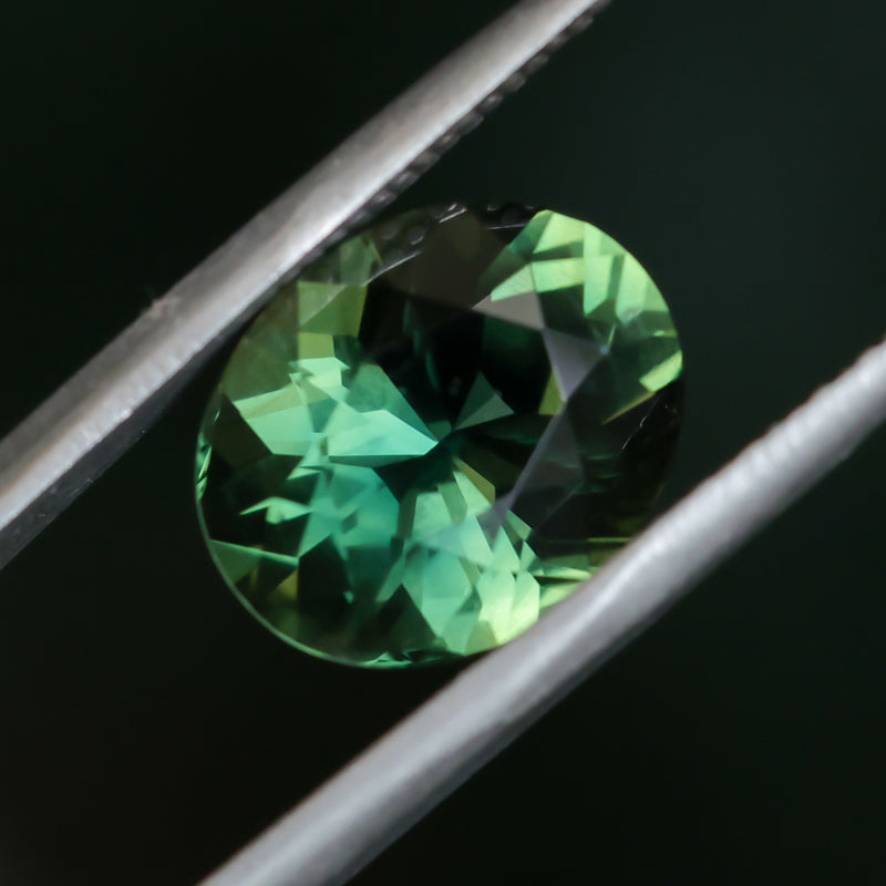 6.59CT OVAL MADAGASCAR SAPPHIRE, FOREST GREEN, UNTREATED, 12.5X10.1X6MM