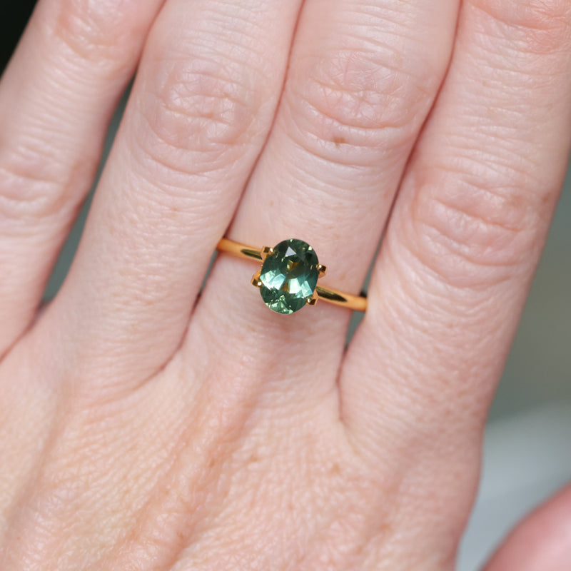 1.64CT OVAL AUSTRALIAN SAPPHIRE, FOREST GREEN WITH LIGHT BLUE, UNTREATED, 7.7X5.92X3.98MM