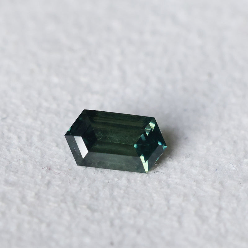 1.59CT NIGERIAN ELONGATED STEP CUT HEXAGON SAPPHIRE, PARTI GREEN, UNTREATED, 8.67X4.79X3.92MM