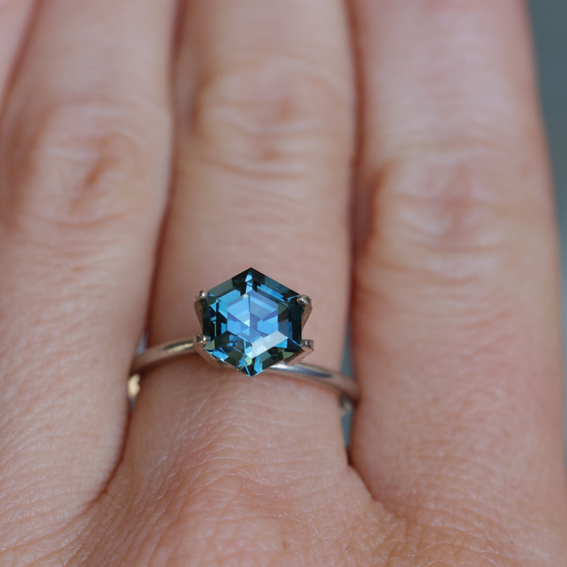 2.41CT MADAGASCAR HEXAGON SAPPHIRE, STEELY BLUE GREY, 7.67X5.22MM