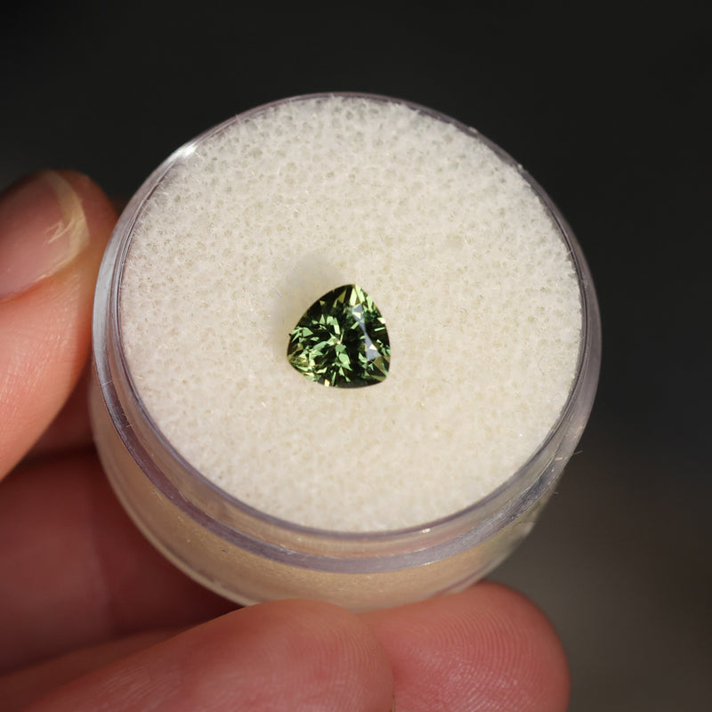 1.10CT AUSTRALIAN TRILLION SAPPHIRE, OLIVE GREEN, UNTREATED, 6MM