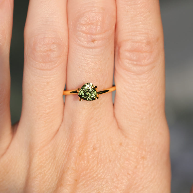 1.10CT AUSTRALIAN TRILLION SAPPHIRE, OLIVE GREEN, UNTREATED, 6MM