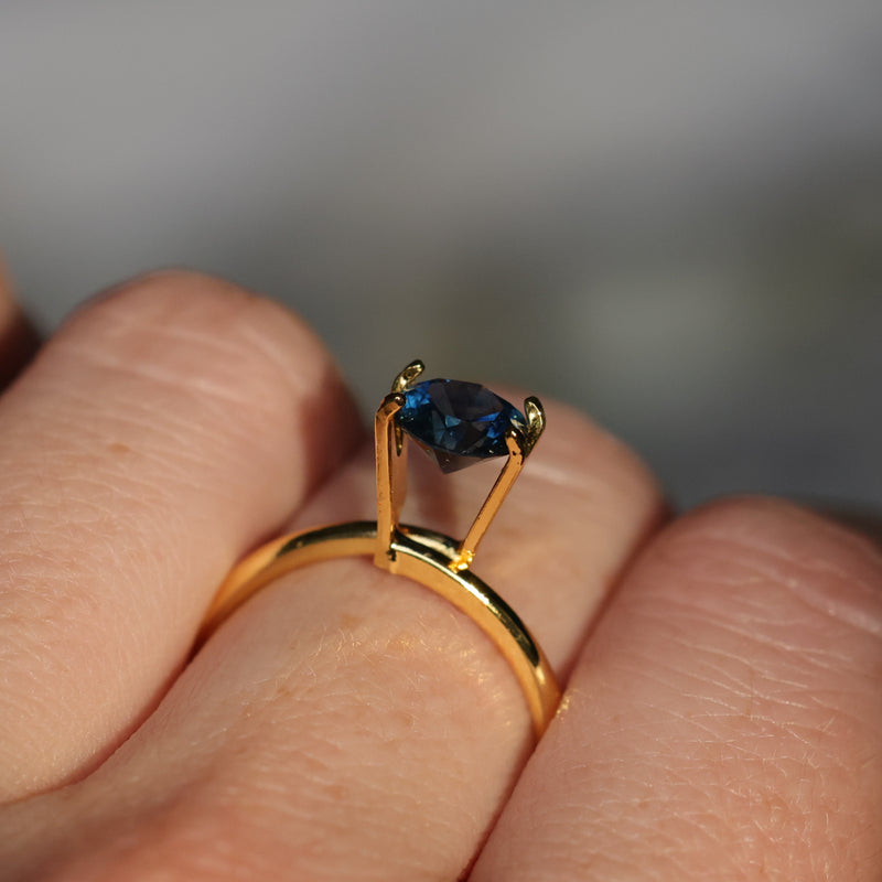 1.25CT ROUND BRILLIANT MONTANA SAPPHIRE, VIBRANT ROYAL BLUE TEAL, 6.46X4.19MM