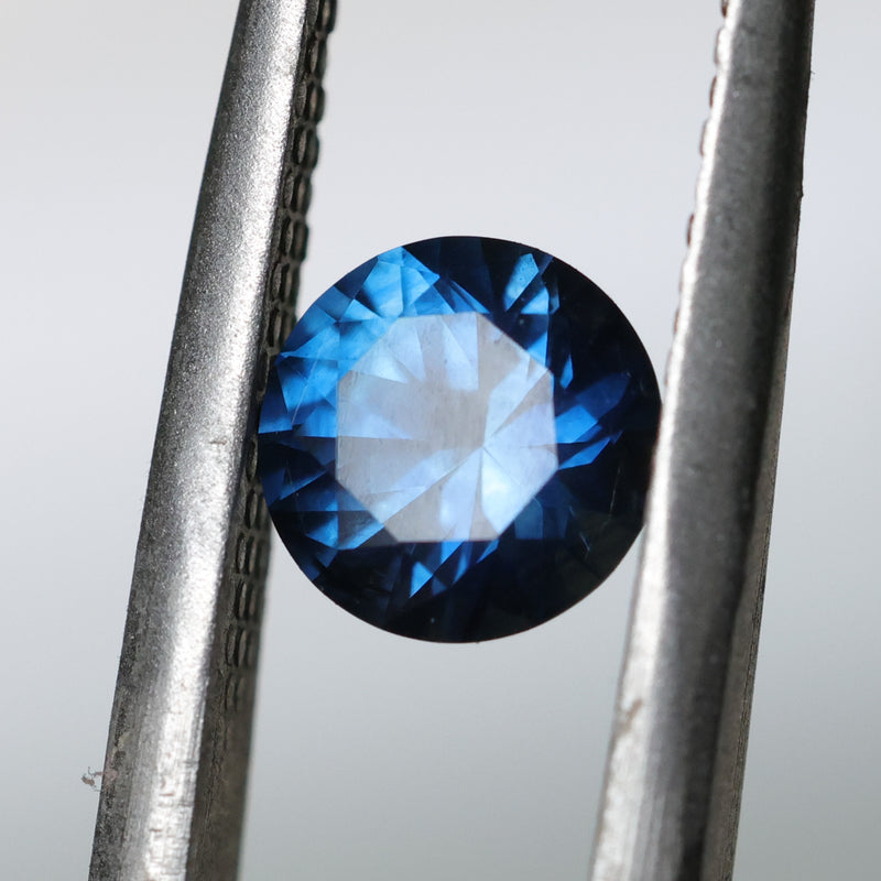 1.25CT ROUND BRILLIANT MONTANA SAPPHIRE, VIBRANT ROYAL BLUE TEAL, 6.46X4.19MM