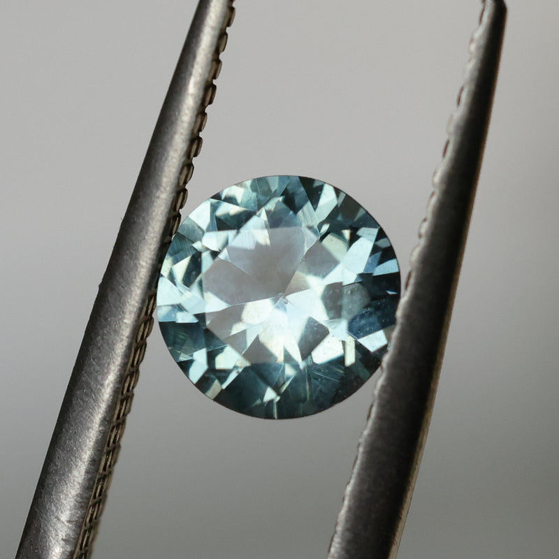 1.26CT ROUND MONTANA SAPPHIRE, COLOR SHIFTING BLUE TO GREY, UNTREATED, 6.5X4MM