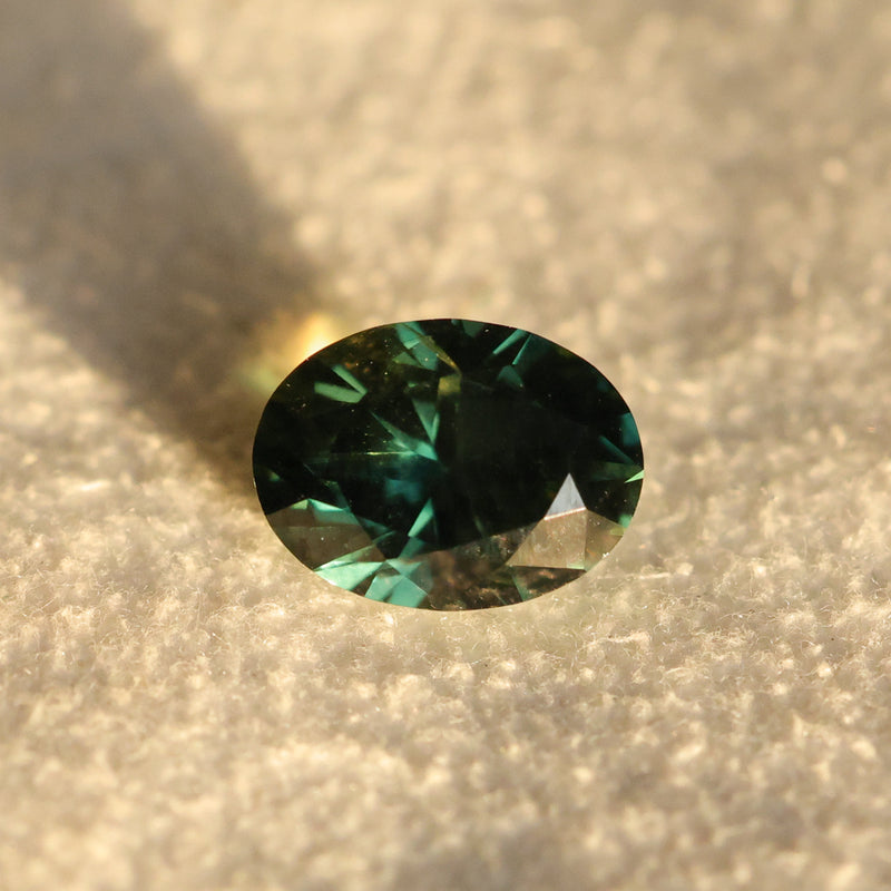 1.90CT OVAL BRILLIANT AUSTRALIAN SAPPHIRE, TEAL GREEN, UNTREATED, 7.95X5.98X4.72MM