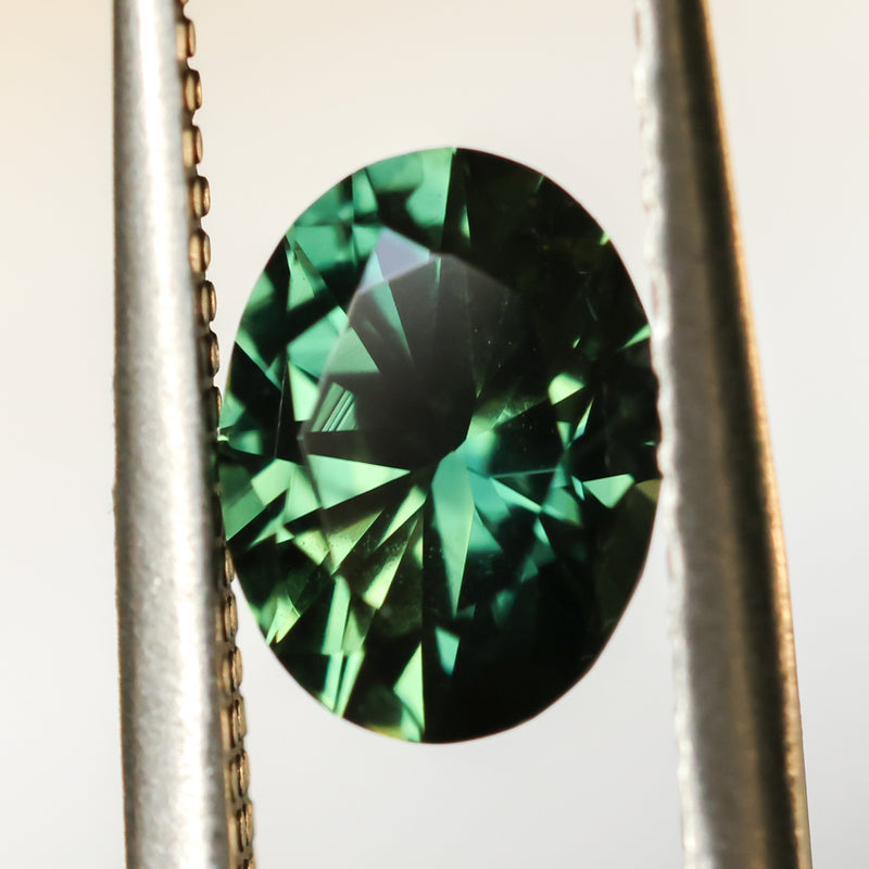 1.90CT OVAL BRILLIANT AUSTRALIAN SAPPHIRE, TEAL GREEN, UNTREATED, 7.95X5.98X4.72MM