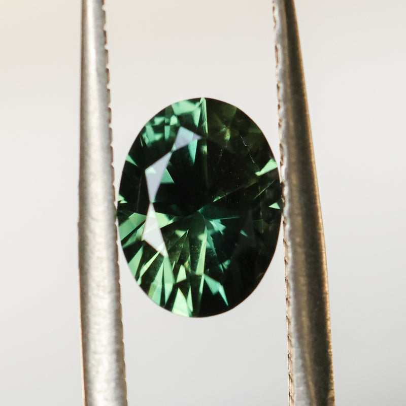 1.90CT OVAL BRILLIANT AUSTRALIAN SAPPHIRE, TEAL GREEN, UNTREATED, 7.95X5.98X4.72MM