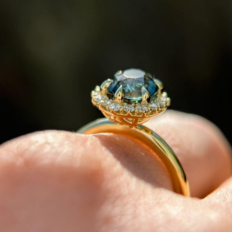 2.38ct Untreated Oval Parti Sapphire Antique-Style Diamond Halo Ring in 18k Yellow Gold