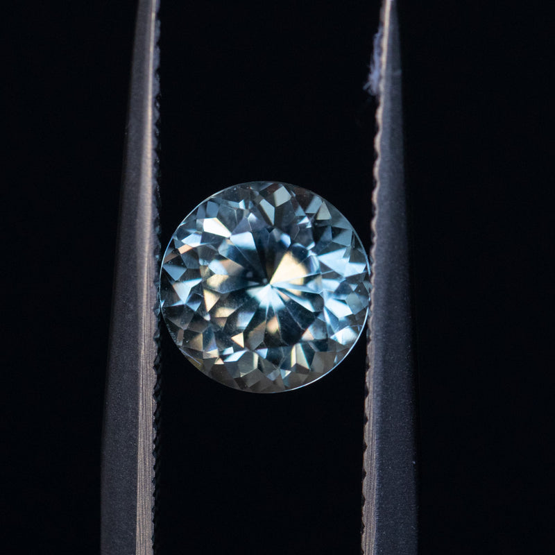 1.44CT ROUND PRECISION CUT MONTANA SAPPHIRE, WHITE BRILLIANT, 6.56X4.50MM