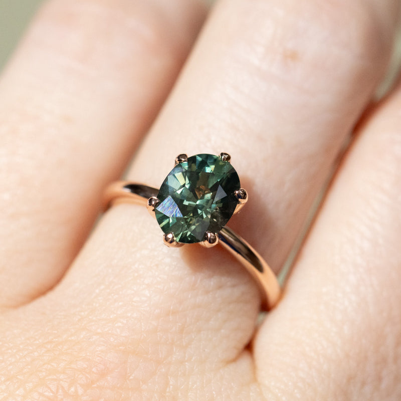2.30ct Oval Madagascar Green Sapphire Diamond-studded Sea Star Solitaire in 18k Rose Gold