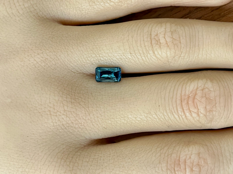 1.54CT ELONGATED PRECISION "SCISSOR" CUT MONTANA SAPPHIRE, TEAL BLUE, 7.9X4.9MM