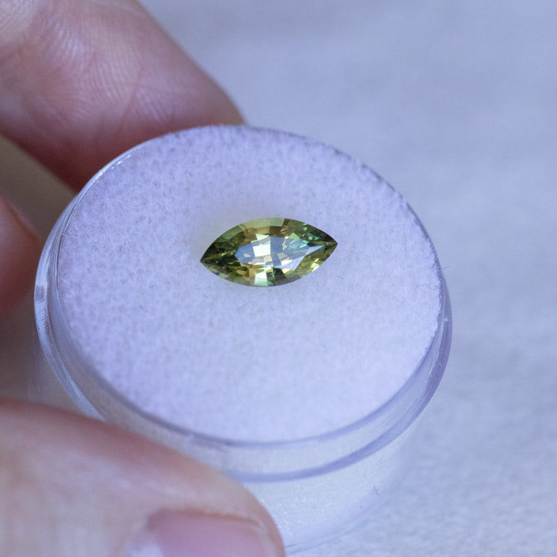 1.12CT MARQUISE AUSTRALIAN SAPPHIRE, PARTI GREEN YELLOW, 9.90X4.90MM, UNTREATED