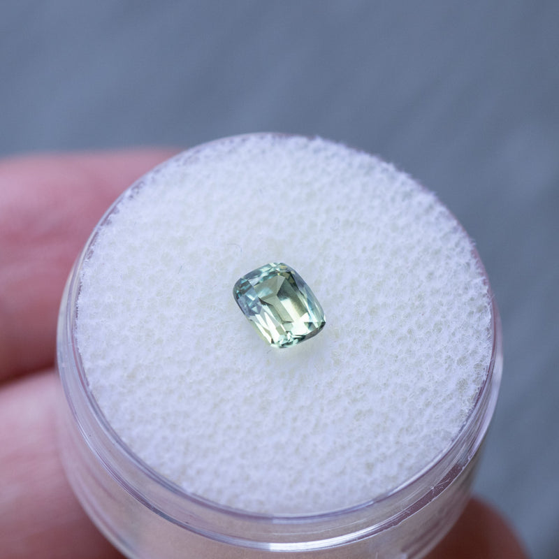 1.02CT ELONGATED CUSHION AUSTRALIAN SAPPHIRE, PARTI LIGHT GREEN YELLOW, 6.06X4.8X3.67MM