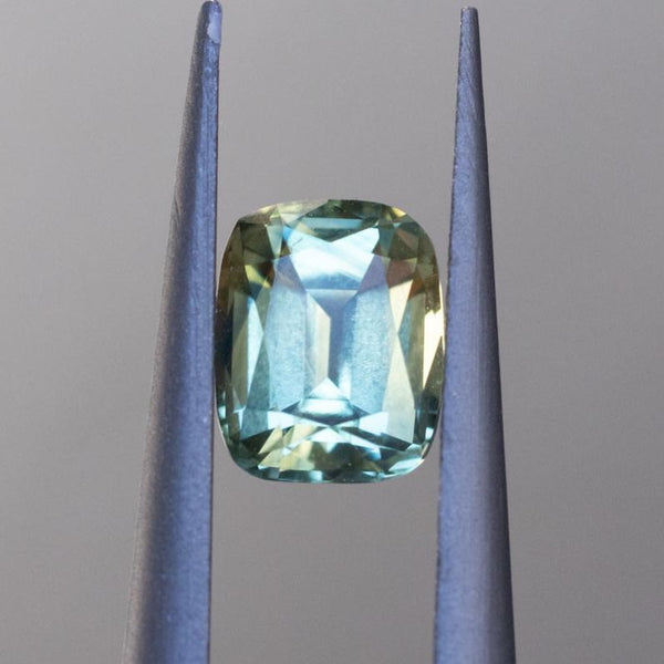 1.02CT ELONGATED CUSHION AUSTRALIAN SAPPHIRE, PARTI LIGHT GREEN YELLOW, 6.06X4.8X3.67MM