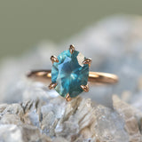 3.70ct Untreated Precision Cut Oval Montana Sapphire Diamond-studded Sea Star Solitaire in 18k Rose Gold